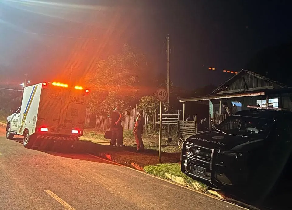 Operação policial em Icaraíma termina com suspeito morto e duas pessoas detidas