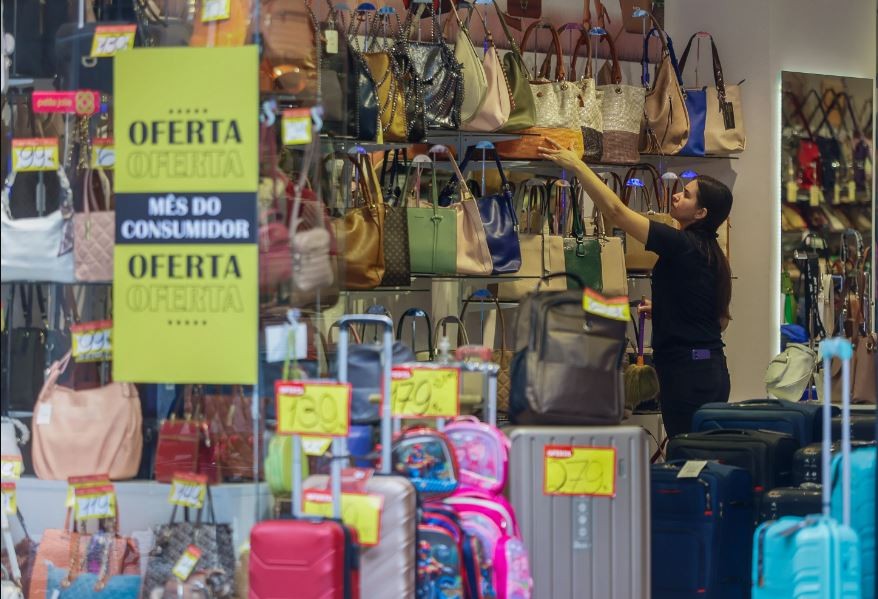 Vendas do comércio varejista avançam 4% no Paraná no primeiro quadrimestre