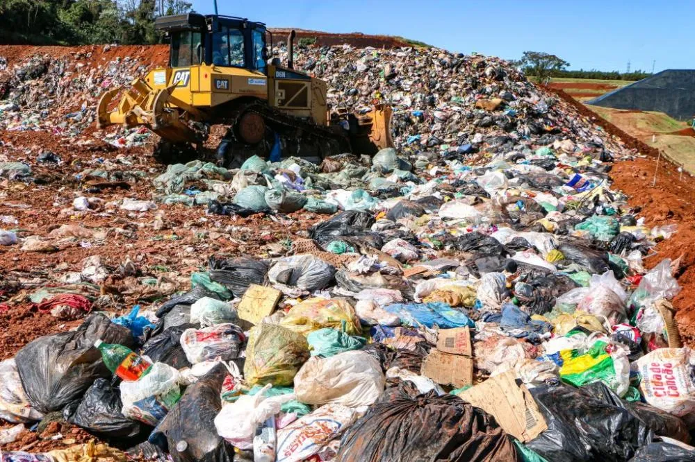 Tribunal de Contas revela falhas graves na gestão de resíduos em cidades do Paraná