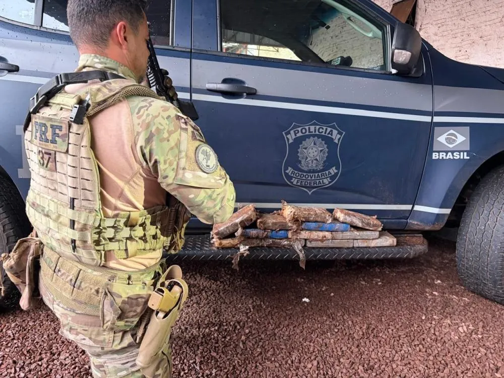 Pai e filha são flagrados pela PRF transportando mais de 12 quilos de cocaína no Oeste do Paraná