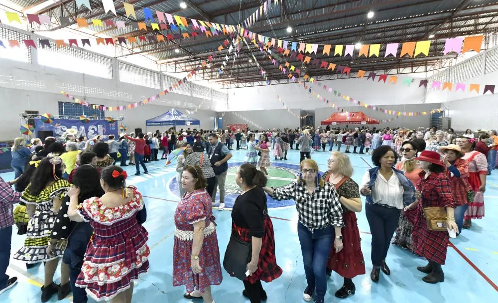 Festa junina do “Vida Ativa Melhor Idade” reúne os núcleos de Umuarama