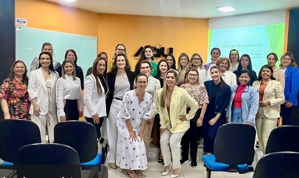 LIDERANÇA FEMININA FORTE NA ACIU