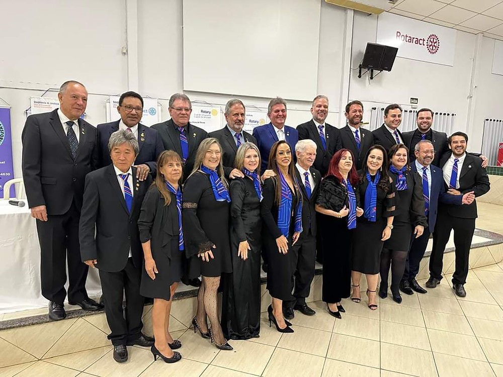 Deusi Costa assumiu o  Rotary Club Umuarama Catedral