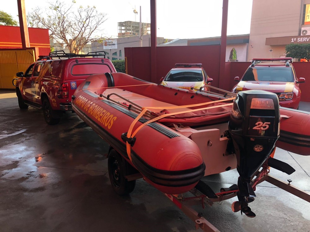 Bombeiros iniciam buscas a homem que se afogou no Rio Ivaí em Douradina