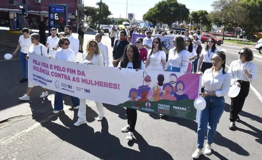 Umuarama realiza 4ª Caminhada do Meio-Dia em combate ao feminicídio