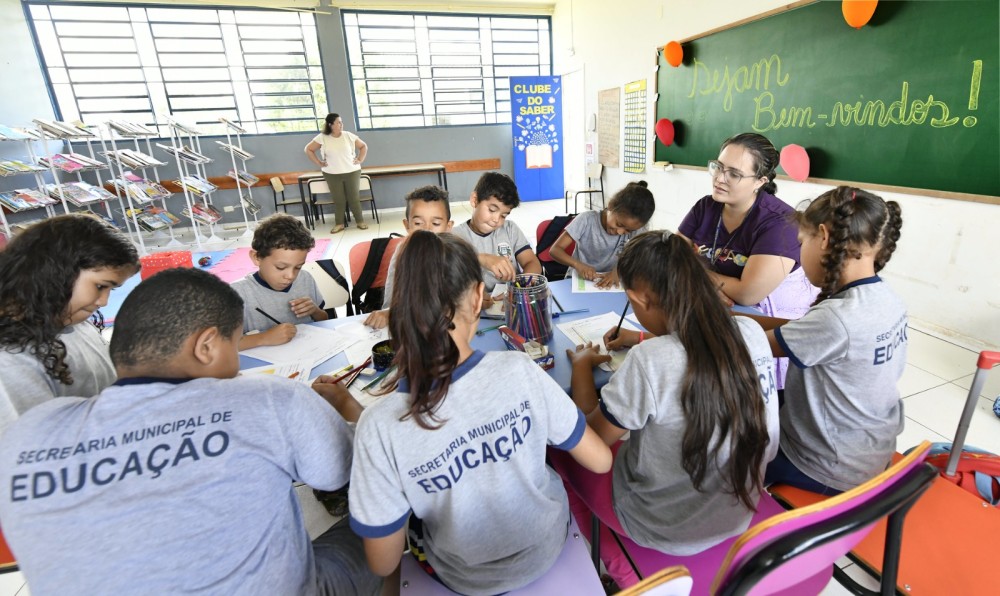 Com o fim das férias escolares, mais de 10 mil alunos voltam para as escolas