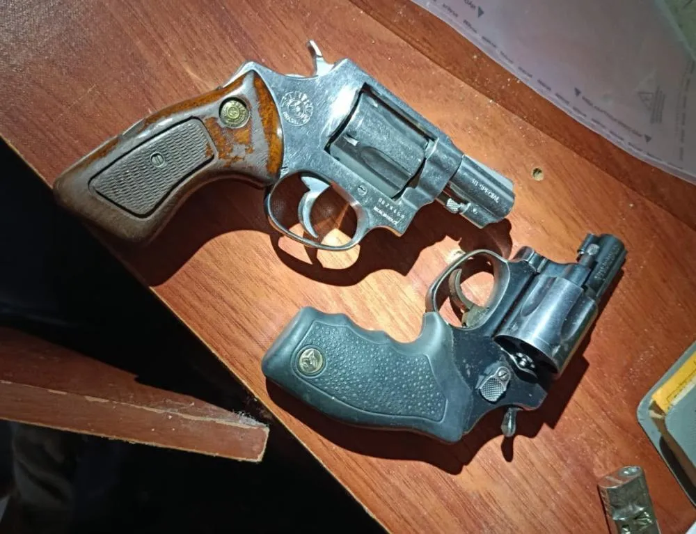 Operações das polícias Militar e Civil prendem dois homens e apreendem armas em Goioerê