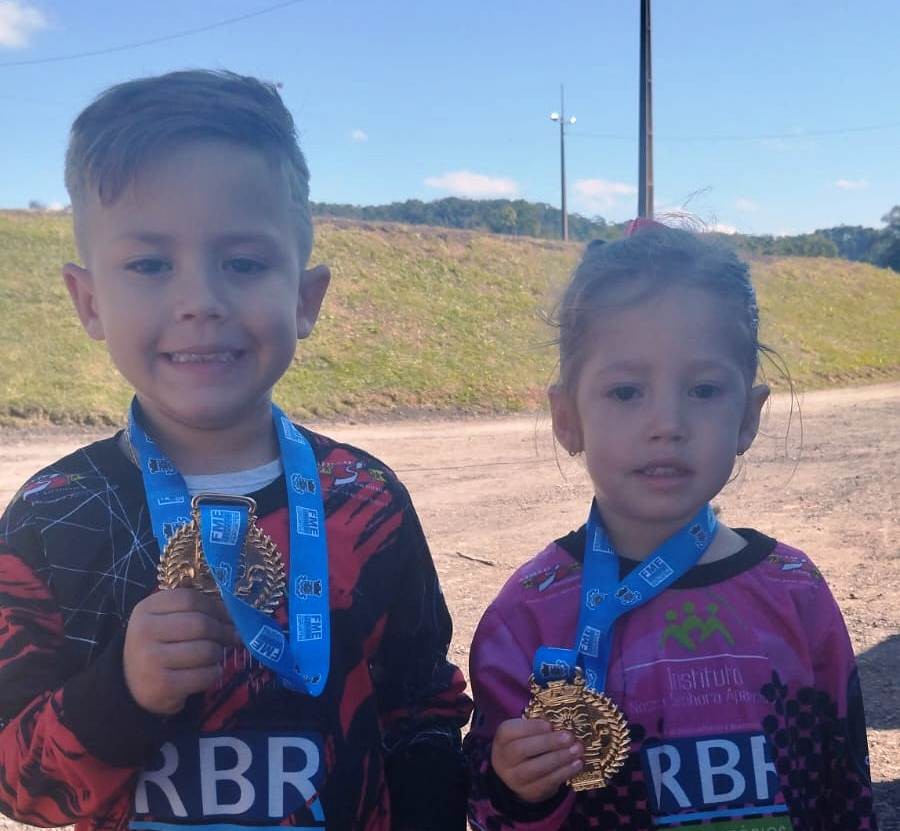 Piloto de quatro anos, de Umuarama, é campeão de BMX em Santa Catarina