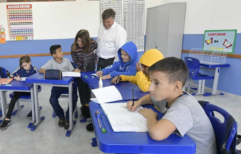 Volta às aulas na Escola Carlos Gomes foi especial em Santa Eliza