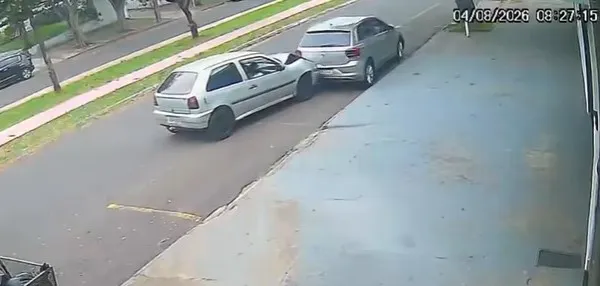 Motorista embriagado que bateu em carro estacionado, segue preso em Umuarama