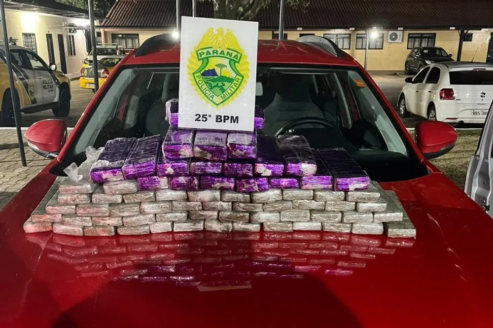 Fuga alucinante termina com quase 40 quilos de maconha apreendidos em Umuarama