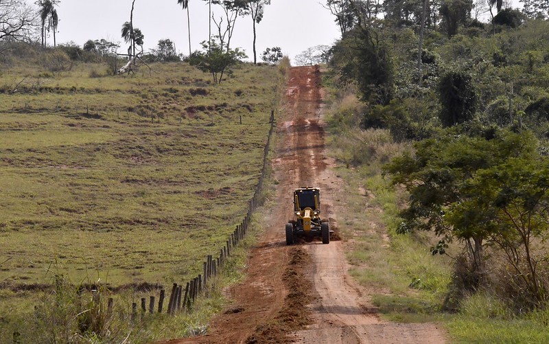 Secretaria de Serviços Rodoviários faz adequação e cascalhamento na Estrada São Paulo