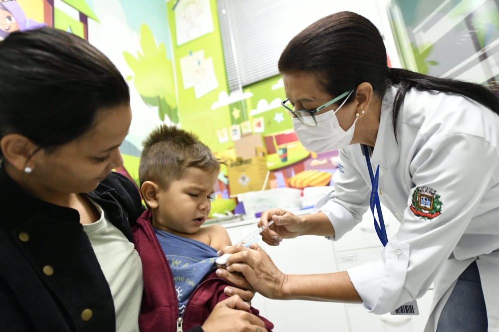 Vacinas contra gripe, Covid e hepatite são as mais procuradas nas UBSs da cidade