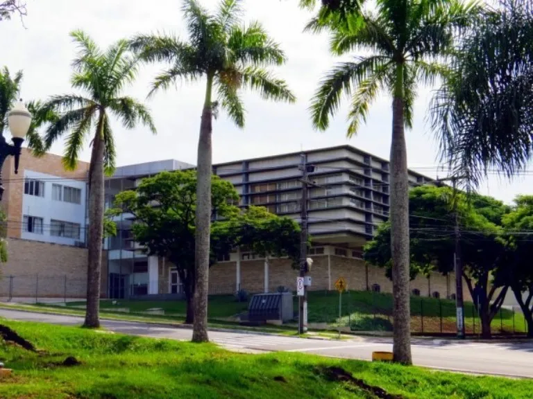 Acusado de matar homem com quatro tiros por suposta rixa amorosa vai a júri em Umuarama