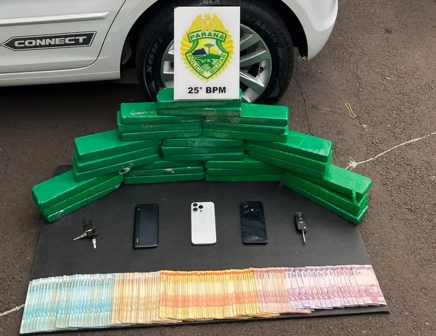 Tentativa de despistar fiscalização termina com 15 quilos de maconha apreendidos em Umuarama