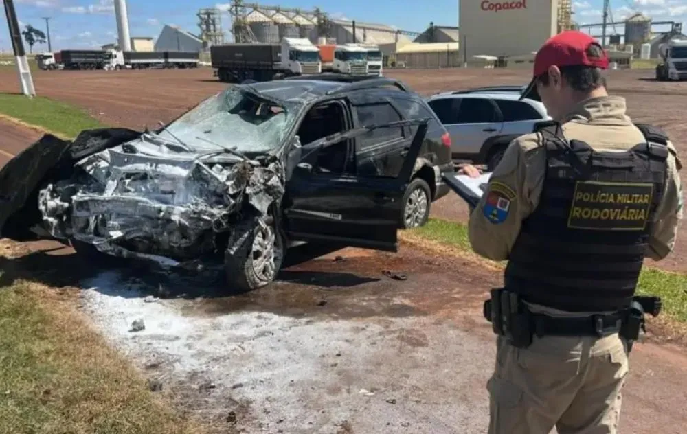 Motorista de Umuarama fica gravemente ferido em colisão entre dois carros na PR-317