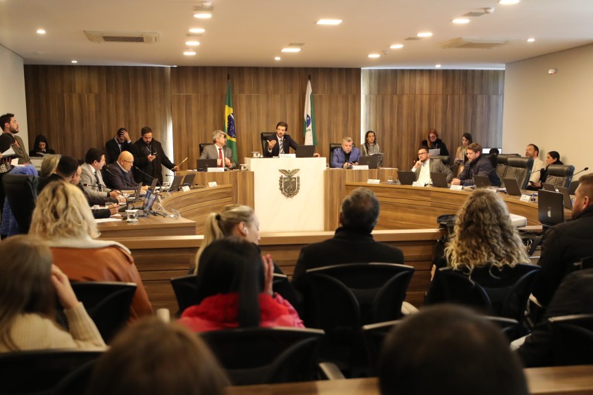 CCJ aprova projeto que prevê adoção de Inteligência Artificial no serviço público