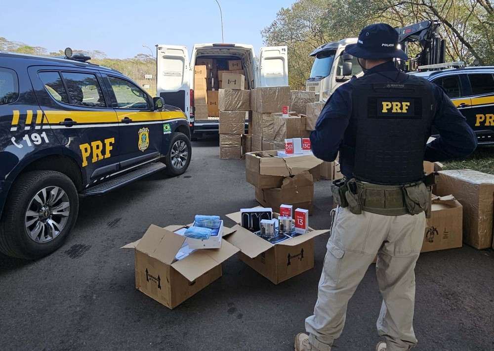 2 mil celulares, 90 iPads e 470 vapers foram apreendidos pela PRF na Boiadeira