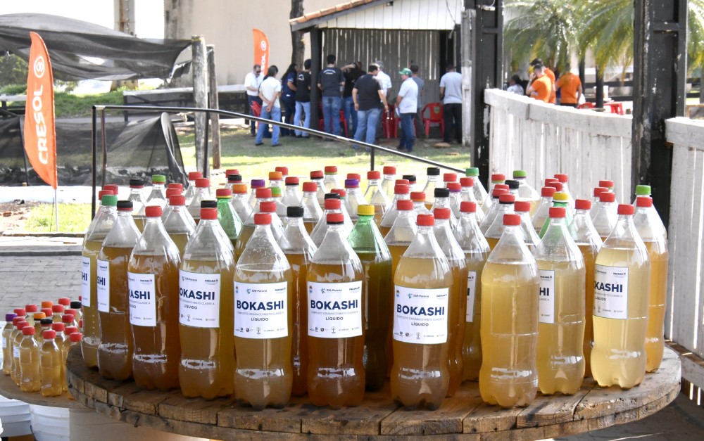 Pequenos produtores participam de capacitação sobre adubo orgânico Bokashi