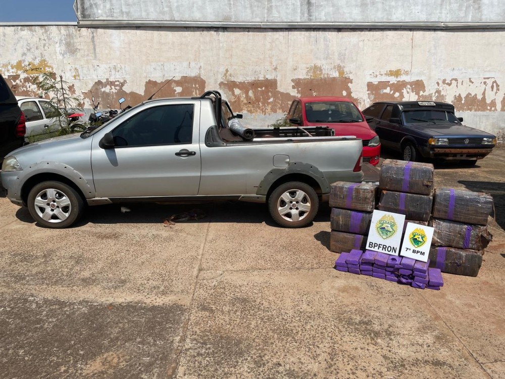 BPFRON e da PM de Cruzeiro do Oeste apreendem veículo carregado com maconha