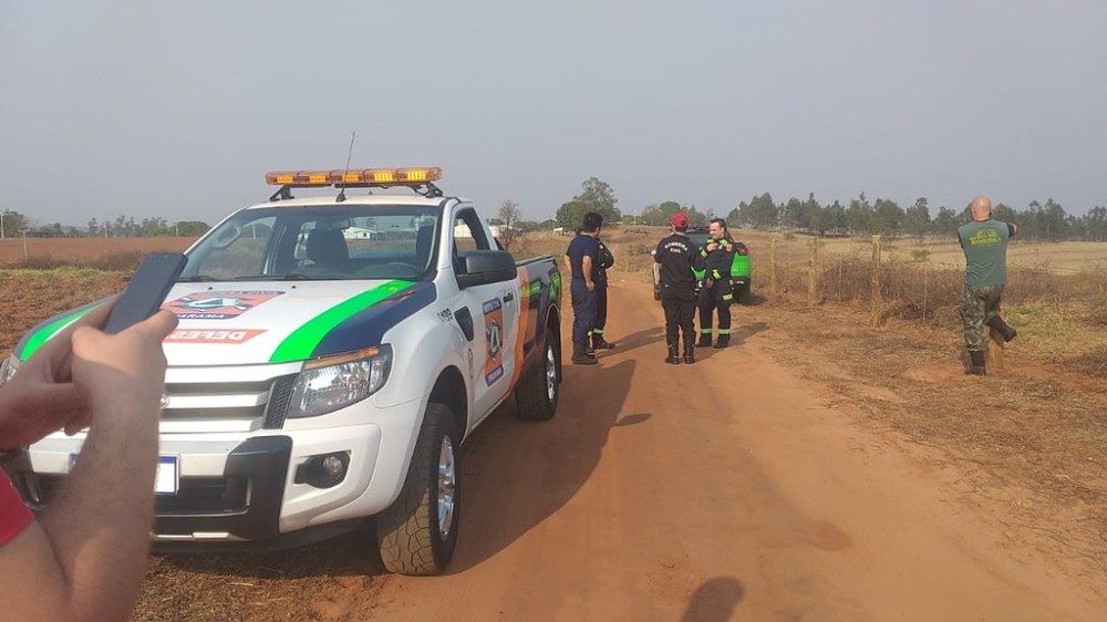 Bombeiros treinam voluntários da Defesa Civil para o combate a incêndios ambientais