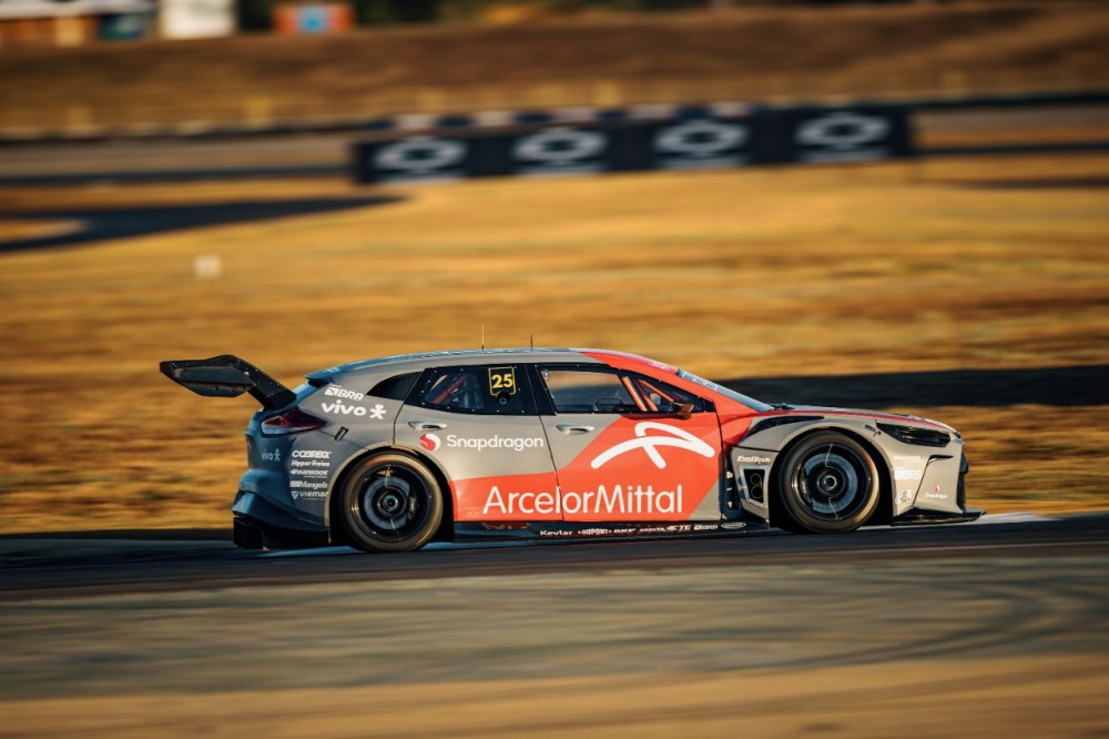 Tracker Stock Car Faz Sucesso no Festival de Interlagos