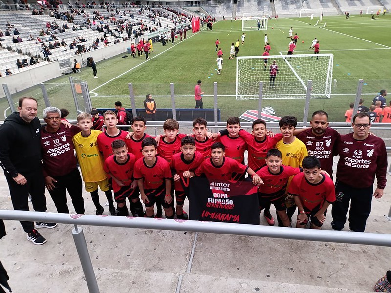 Torneio reuniu mais de 600 alunos da Escola de Futebol Furacão na Ligga Arena