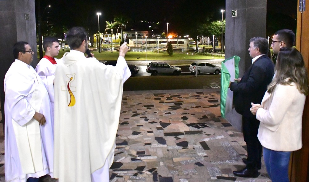 Revitalização da Praça Papa Paulo VI é entregue com missa solene na Catedral