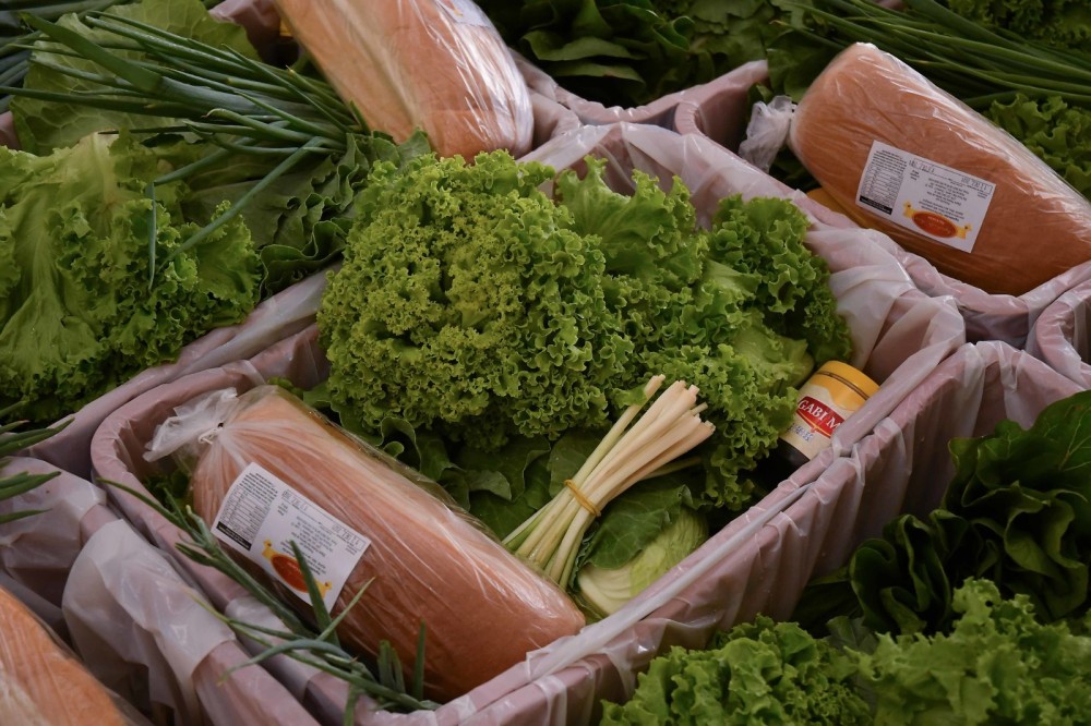 Famílias em situação de vulnerabilidade de Serra dos Dourados recebem cestas verdes