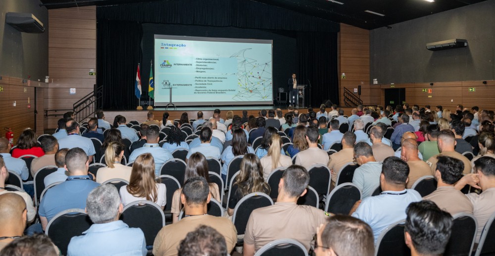 Diretoria Administrativa da Itaipu promove primeiro encontro geral da atual gestão