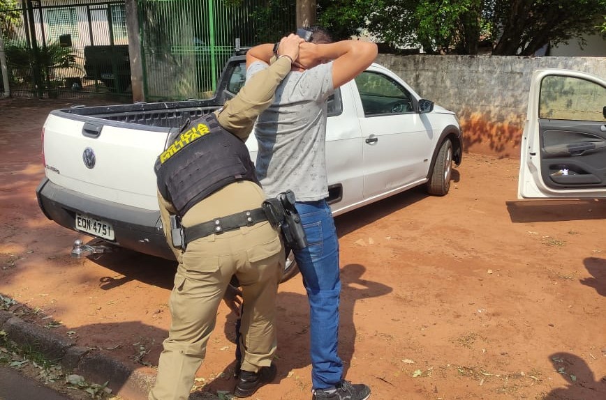 PM prende suspeito de estar comprando votos envolta de colégio eleitoral no Conjunto Guarani