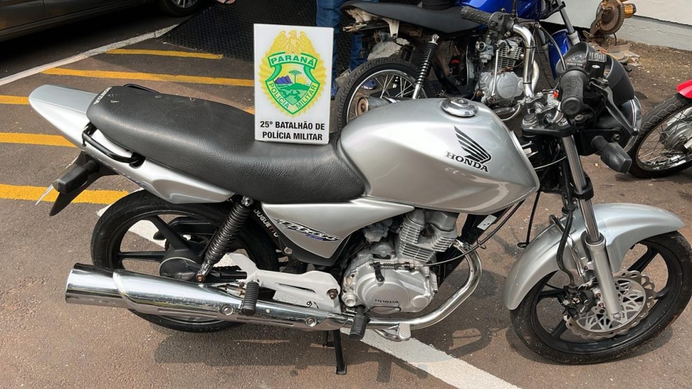 PMs recuperam duas motocicletas e uma caminhonete em Umuarama e Francisco Alves