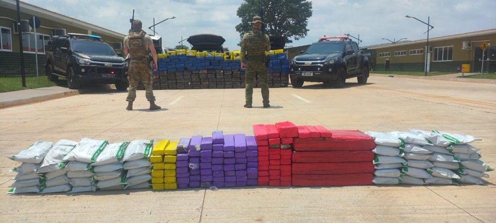 Polícia Federal e BPFron apreendem quase 3 toneladas de maconha na cidade de Terra Roxa