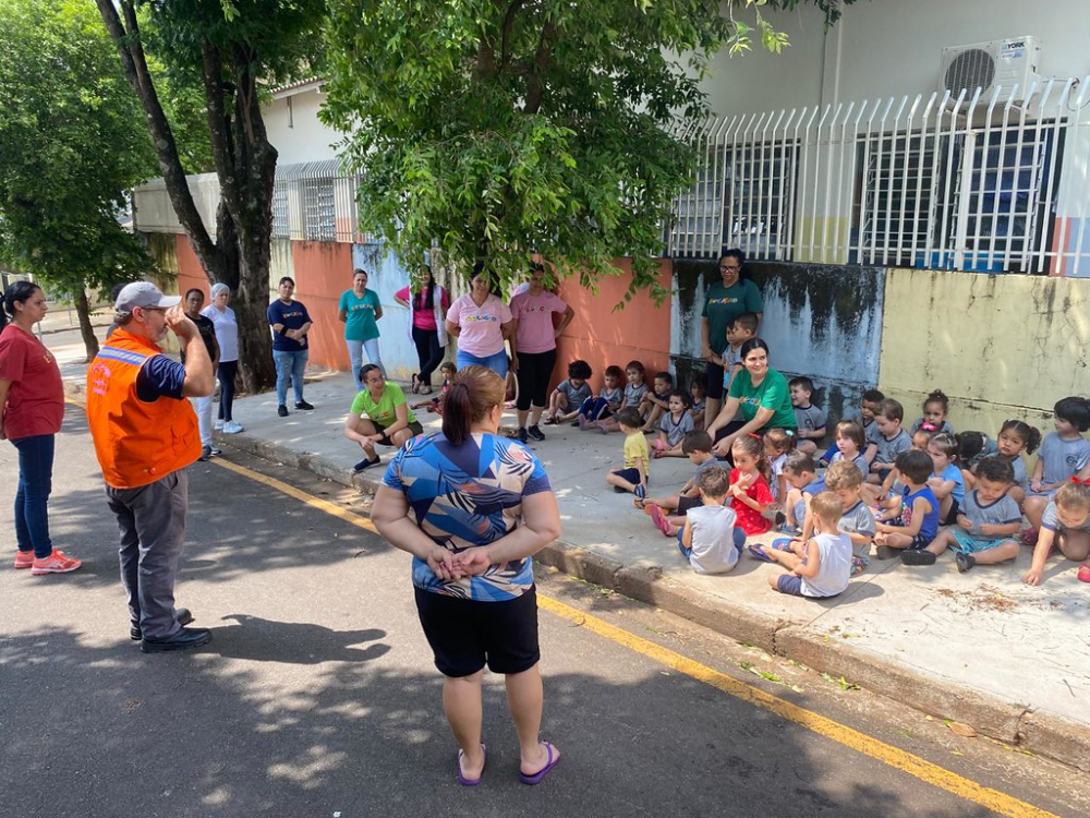 Plano simula situações de emergência para treinar evacuação em instituições de ensino