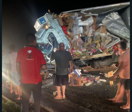 Caminhoneiro de Arapongas morre após se envolver em violento acidente na rodovia PR-323