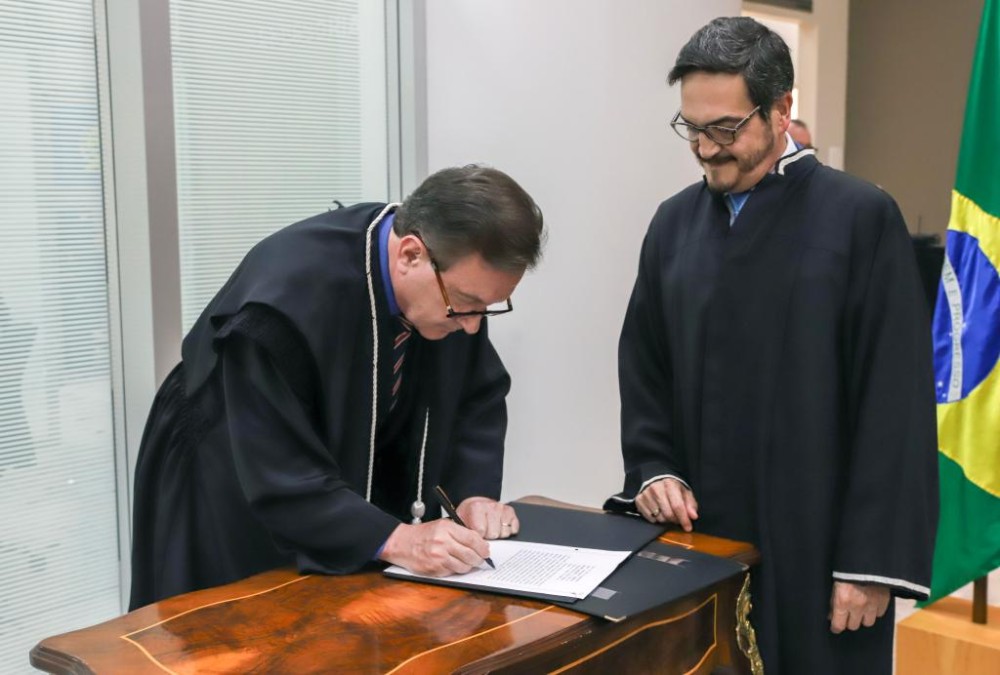 Tribunal de Justiça do Paraná empossa novo corregedor-geral de Justiça