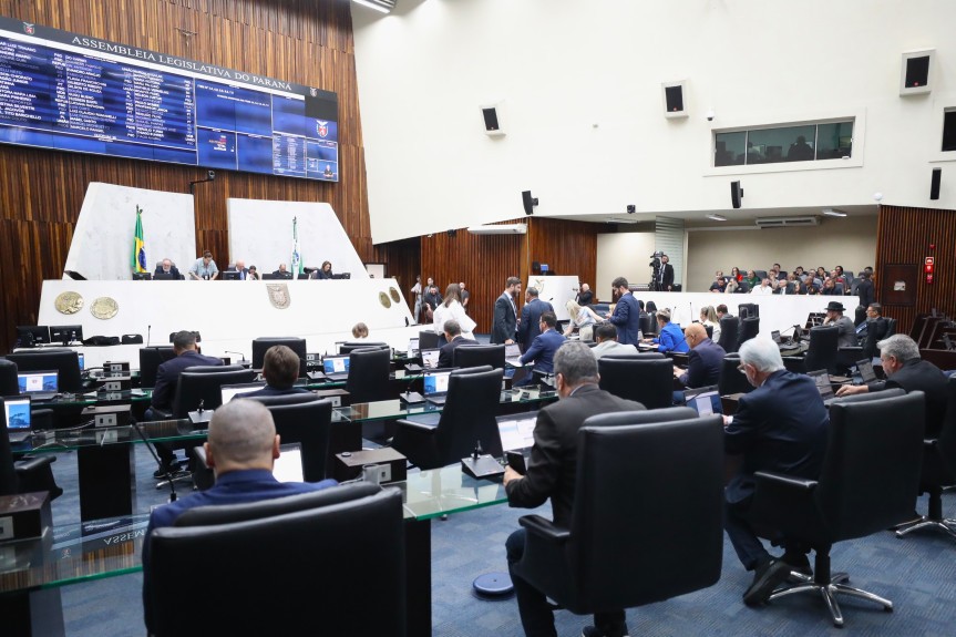 Discussão sobre o Programa Regulariza Paraná avança na Assembleia Legislativa