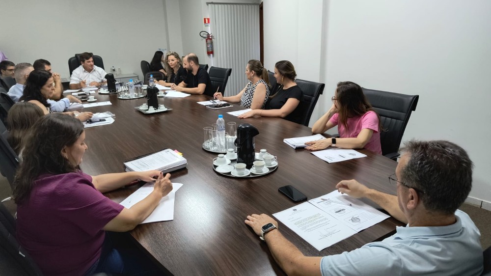 Cada vereador terá em 2025 R$ 737.3 mil em emendas para repassar às entidades