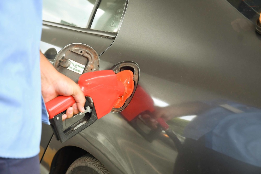 Combustíveis praticamente mantém o mesmo preço do mês anterior, aponta pesquisa do Procon