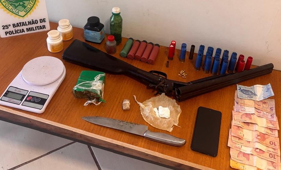 Averiguação de moto sem placa termina na apreensão de armas, drogas e munição no Sonho Meu