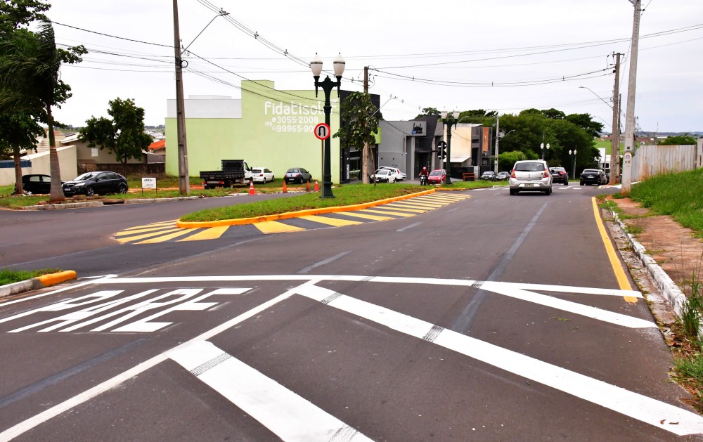 Nova rotatória na av. Rio Grande do Sul deixa rua Marília com sentido único