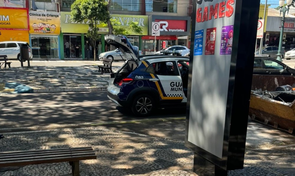 Vídeo mostra usuários de drogas sendo detido após ataque à GMU no centro de Umuarama