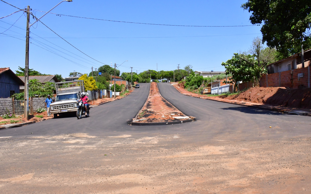 Pavimentação de ruas e avenida é concluída em Lovat; resta apenas a sinalização