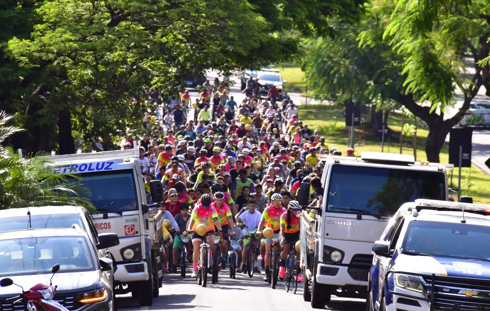 Mais de 500 ciclistas da cidade participaram do 2º Passeio Ciclístico da Juventude