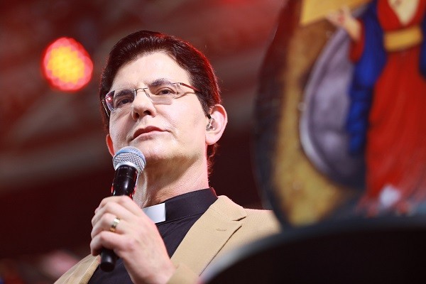 Sociedade Rural de Umuarama confirma Padre Reginaldo Manzotti na Expo 2025