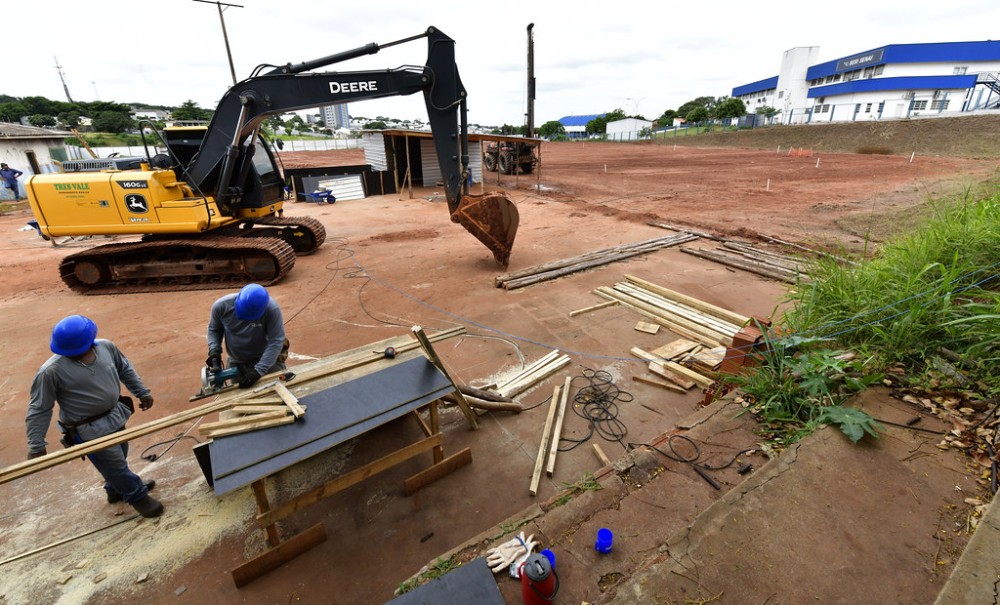 Iniciada a construção do pavilhão de eventos e cultura no Parque Cezare Pozzobom
