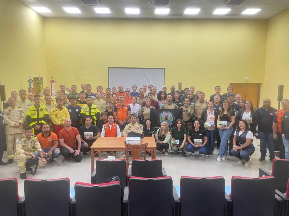 Defesa Civil de Umuarama participa de seminário estadual sobre produtos perigosos