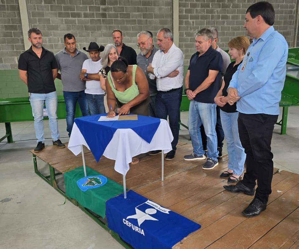 Itaipu entrega equipamentos para Associação de Catadores de Almirante Tamandaré