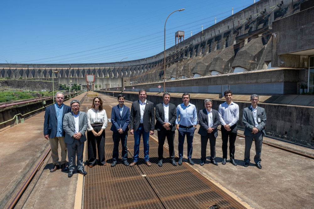CCEE e EPE visitam Itaipu e obras do sistema de transmissão de energia da Usina