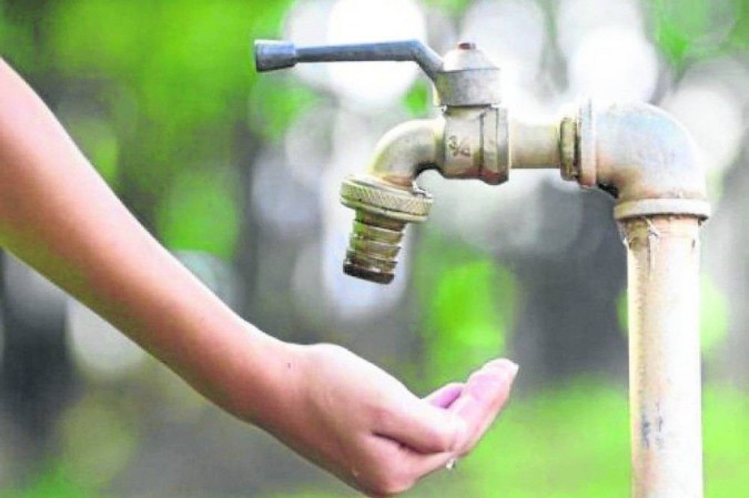 Rompimento de anel de distribuição de água afetam o abastecimento em Umuarama